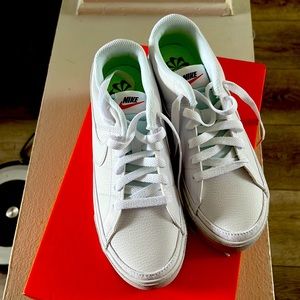 White Nike Women’s Sneakers